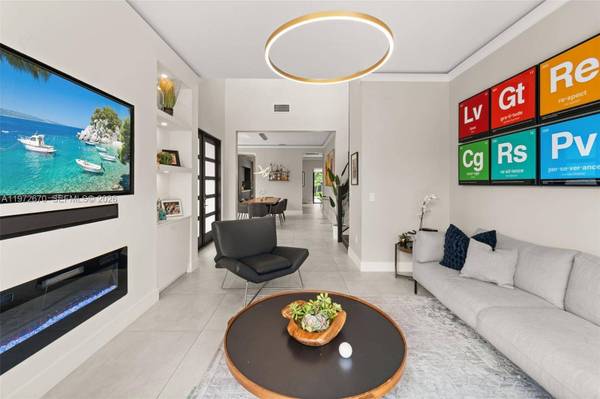 15450 NW 88th Ave, Miami Lakes, FL 33018