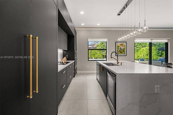 15450 NW 88th Ave, Miami Lakes, FL 33018