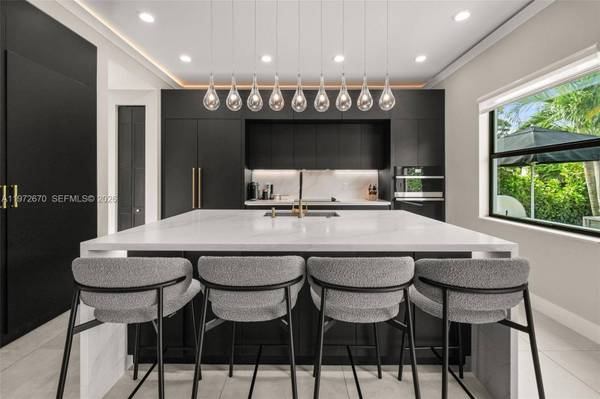 15450 NW 88th Ave, Miami Lakes, FL 33018