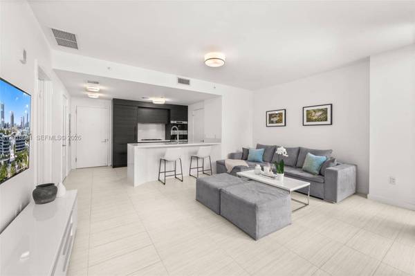 1 Collins Ave #108, Miami Beach, FL 33139