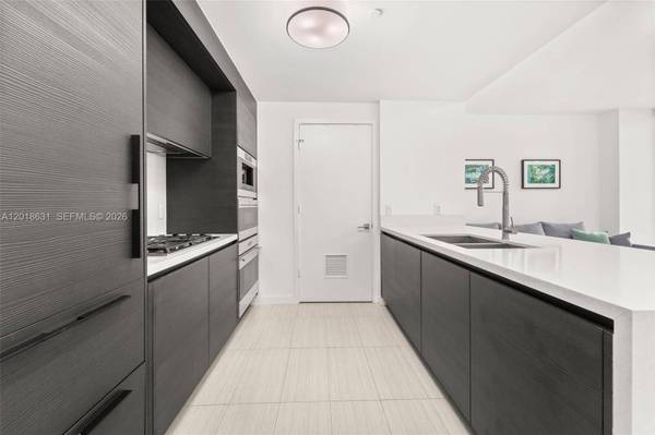 1 Collins Ave #108, Miami Beach, FL 33139