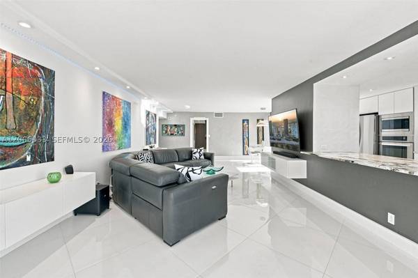 1360 S Ocean Blvd #2305, Pompano Beach, FL 33062