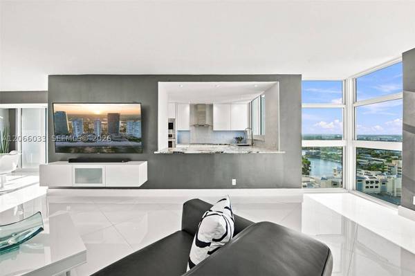 1360 S Ocean Blvd #2305, Pompano Beach, FL 33062