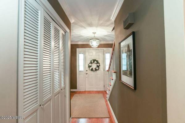 2528 N HILLS DR, Williamsport, PA 17701