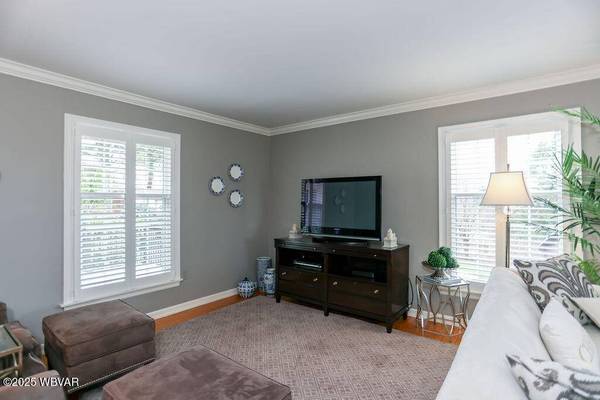 2528 N HILLS DR, Williamsport, PA 17701