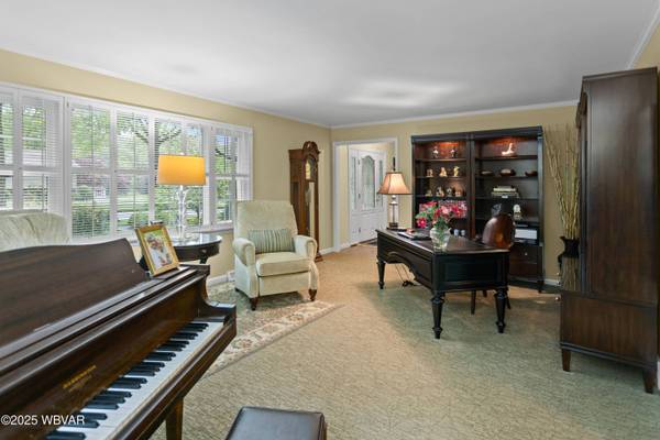 980 CANTERBURY RD, Williamsport, PA 17701