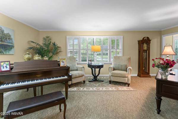 980 CANTERBURY RD, Williamsport, PA 17701