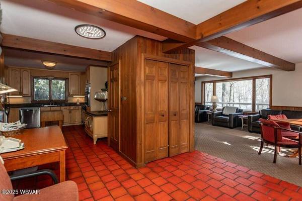 33 CABIN RUN RD, Ulysses, PA 16948