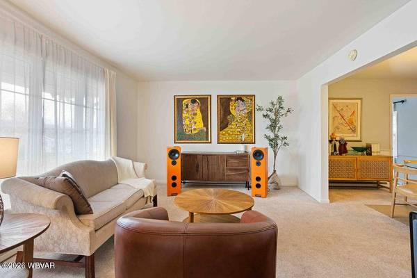 2523 WALDMAN DR, Williamsport, PA 17701