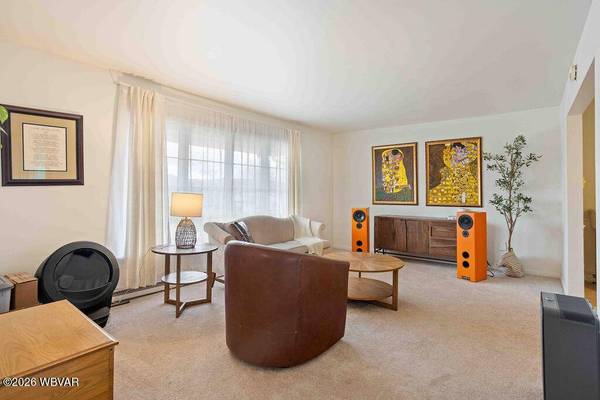 2523 WALDMAN DR, Williamsport, PA 17701