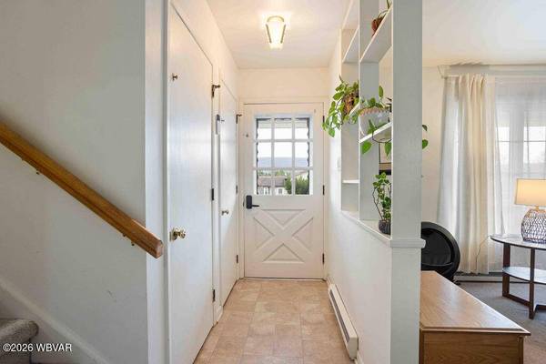 2523 WALDMAN DR, Williamsport, PA 17701