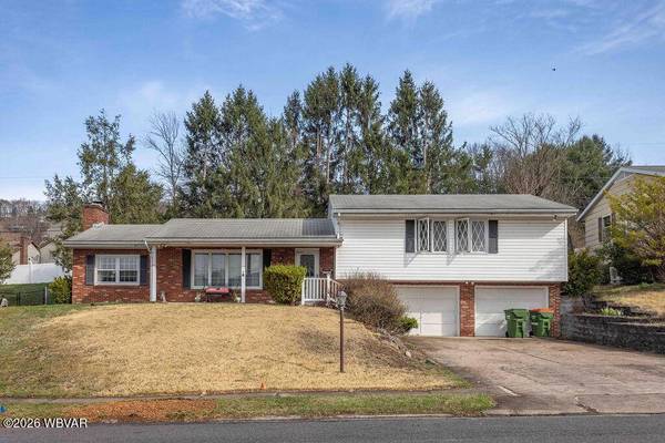 2523 WALDMAN DR, Williamsport, PA 17701