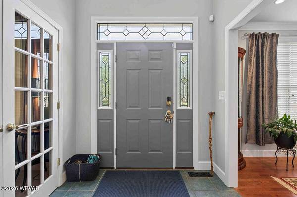 1621 OAKMONT DR, Williamsport, PA 17701