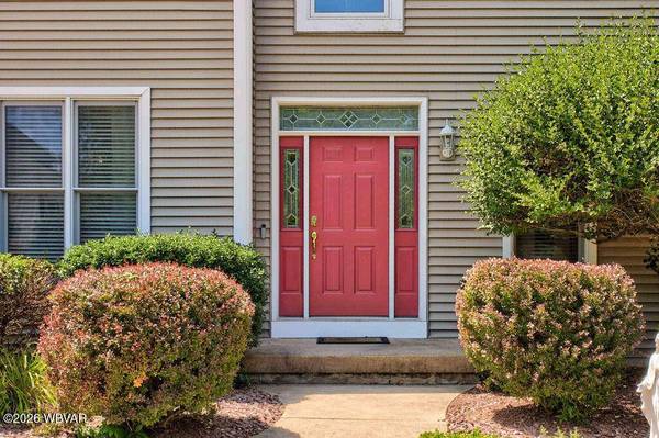 1621 OAKMONT DR, Williamsport, PA 17701