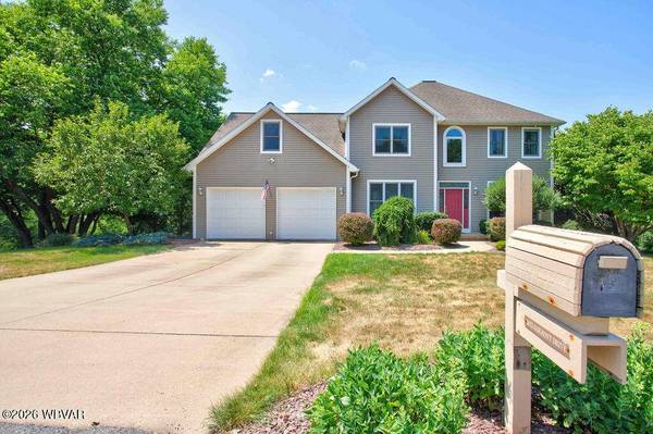 1621 OAKMONT DR, Williamsport, PA 17701