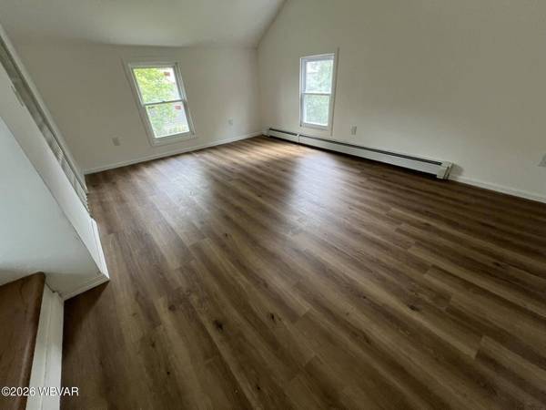 27 N MARKET ST, Muncy, PA 17756
