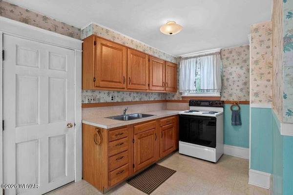 1227 PACKER ST, Williamsport, PA 17701