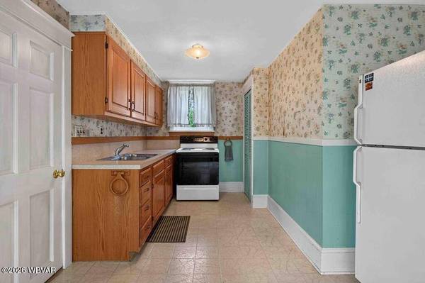 1227 PACKER ST, Williamsport, PA 17701