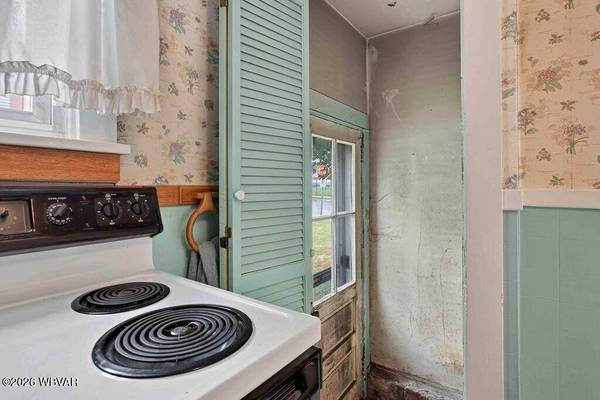 1227 PACKER ST, Williamsport, PA 17701
