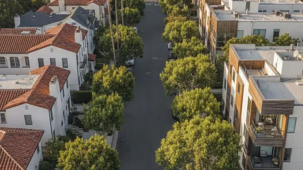 Living in Belmont Shore, Long Beach, CA: Real Estate & Neighborhood Guide