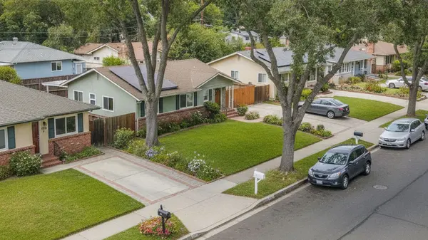 What to Expect From the Country Club Neighborhood in Lakewood, CA