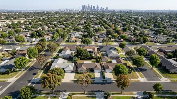 Housing Market Comparison: Lakewood, CA vs Los Angeles in 2026