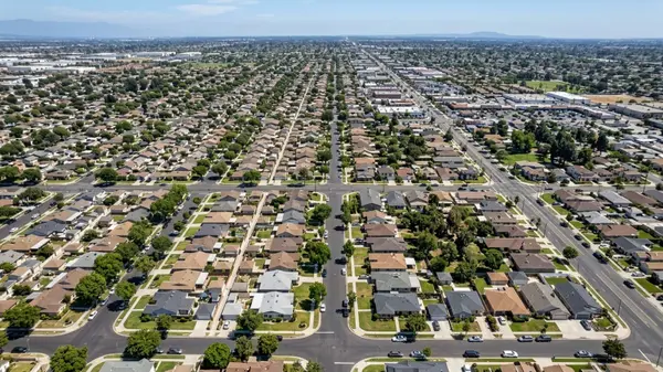 Getting Around Lakewood, CA: A 2026 Transportation and Commuting Guide