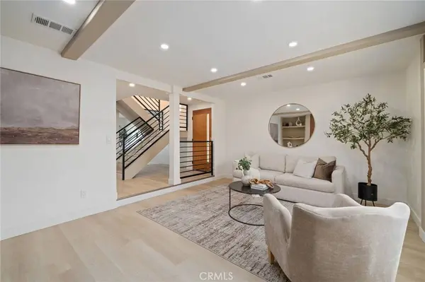 332 Flint AVE, Long Beach, CA 90814