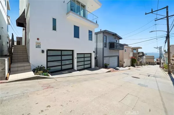 210 El Porto ST, Manhattan Beach, CA 90266