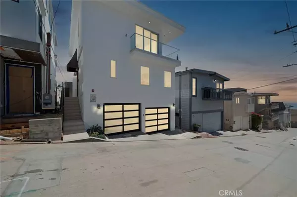 210 El Porto ST, Manhattan Beach, CA 90266