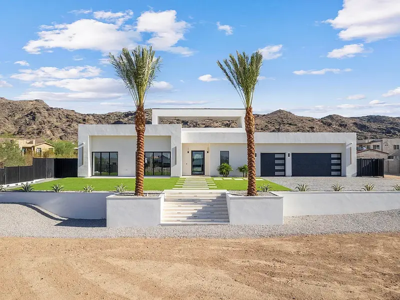 East Roadrunner Road, Paradise Valley, AZ 85253