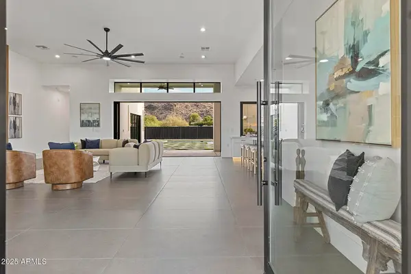 East Roadrunner Road, Paradise Valley, AZ 85253