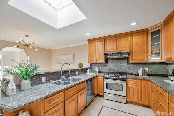 1586 44th AVE, San Francisco, CA 94122