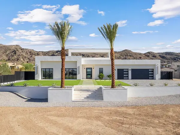 East Roadrunner Road, Paradise Valley, AZ 85253