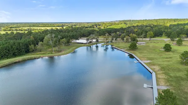 15896 Ridge Oak RD, Willis, TX 77378