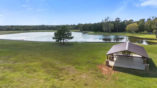 15896 Ridge Oak RD, Willis, TX 77378