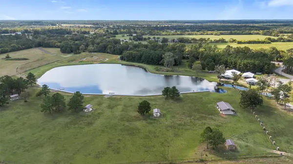 15896 Ridge Oak RD, Willis, TX 77378