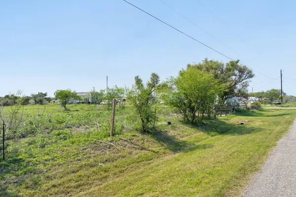 123 Janacek, Rockport, TX 78382