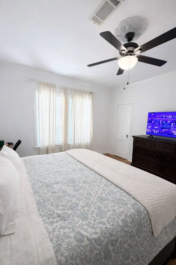 403 4th ST, Humble, TX 77338