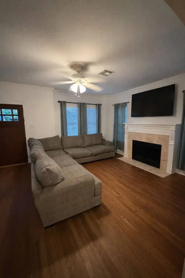 403 4th ST, Humble, TX 77338