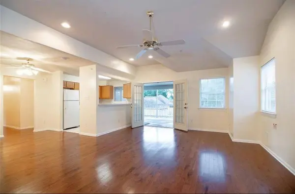 1203 Lovett #1255, Tomball, TX 77375