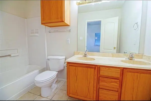 1203 Lovett #1255, Tomball, TX 77375