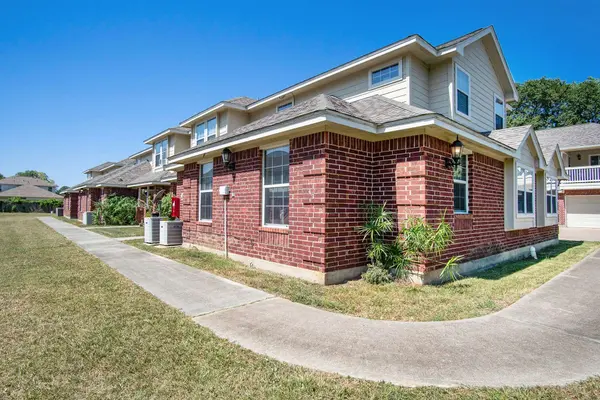 1203 Lovett #1255, Tomball, TX 77375