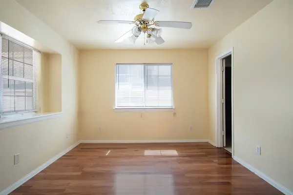 1203 Lovett #1255, Tomball, TX 77375