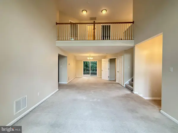 1234 LAKEVIEW DR, Cross Junction, VA 22625