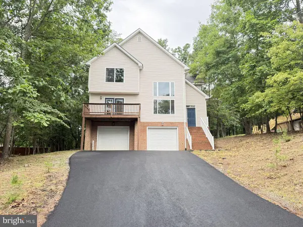 1234 LAKEVIEW DR, Cross Junction, VA 22625