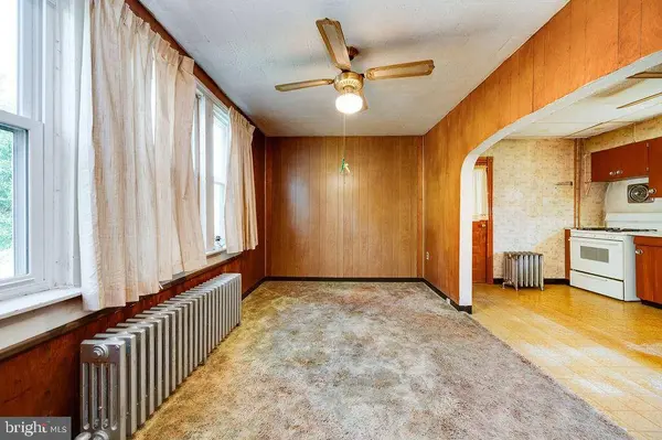 1237 CARBON ST, Reading, PA 19601
