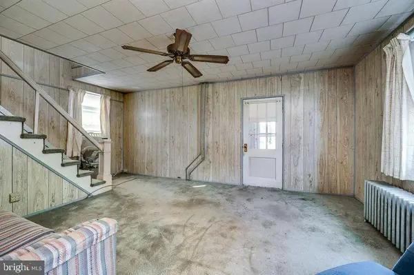 1237 CARBON ST, Reading, PA 19601