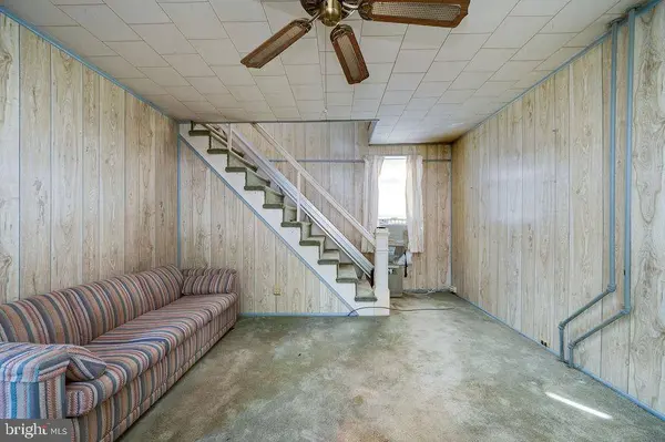 1237 CARBON ST, Reading, PA 19601