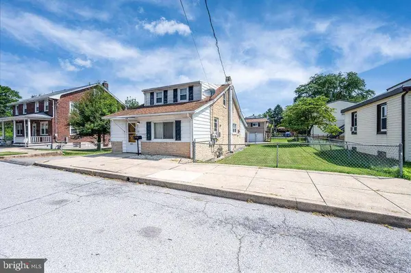 1237 CARBON ST, Reading, PA 19601